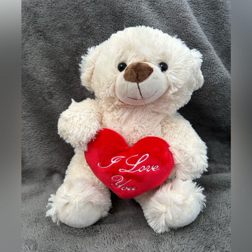 Bear “I love you” 8” BNWT